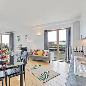 panoramic-pad-amazing-penthouse-apartment-with-views.brighton-hotels-england.com/